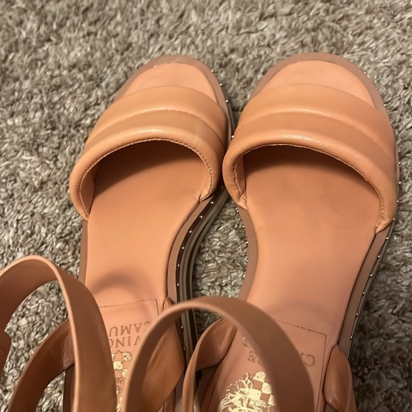 Vince Camuto Sandals 🩷 - Picture 4 of 9